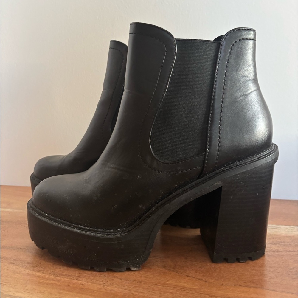 Black Chunky Heel Platform Chelsea Boots - Lug Sole 90s Grunge - Size 9